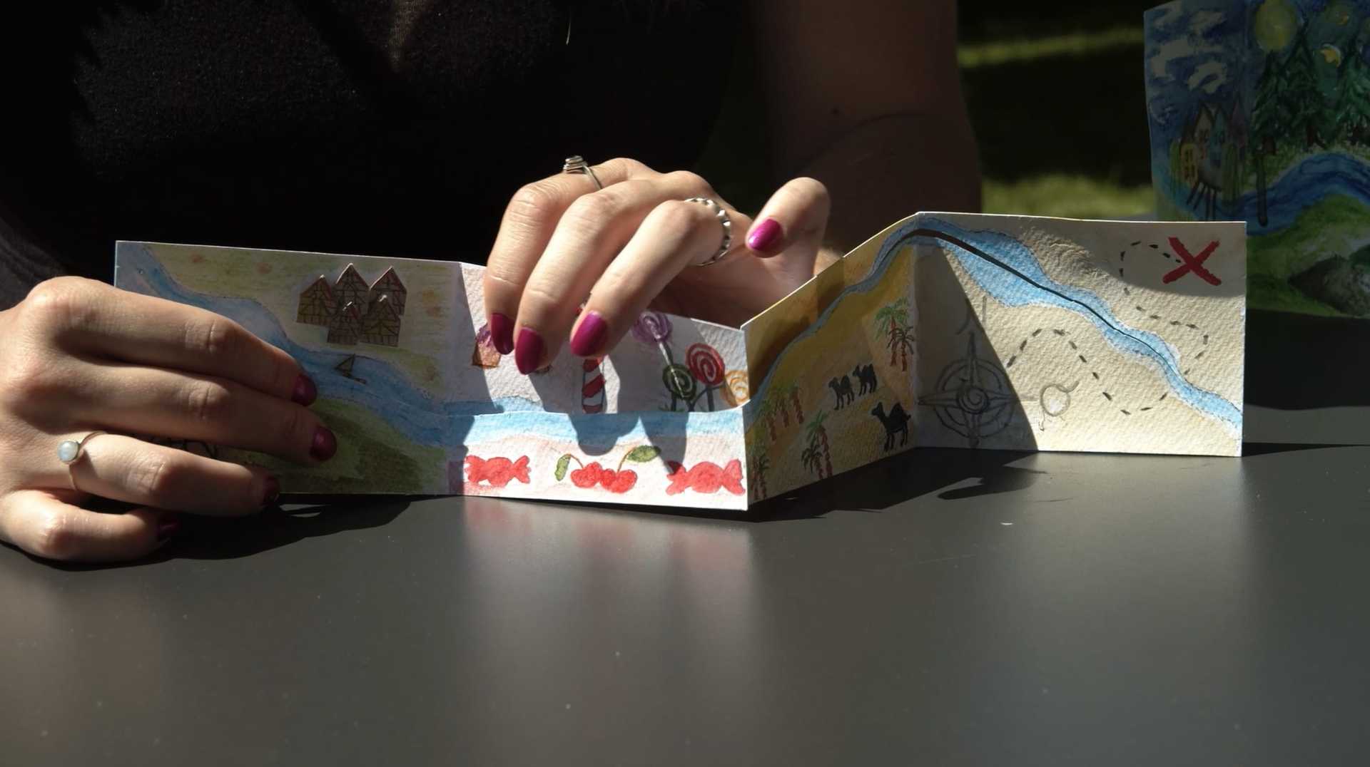 Selbstgebasteltes Leporello mit Flussverlauf