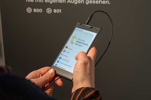 Le menu de démarrage d'un périphérique de guide multimédia.