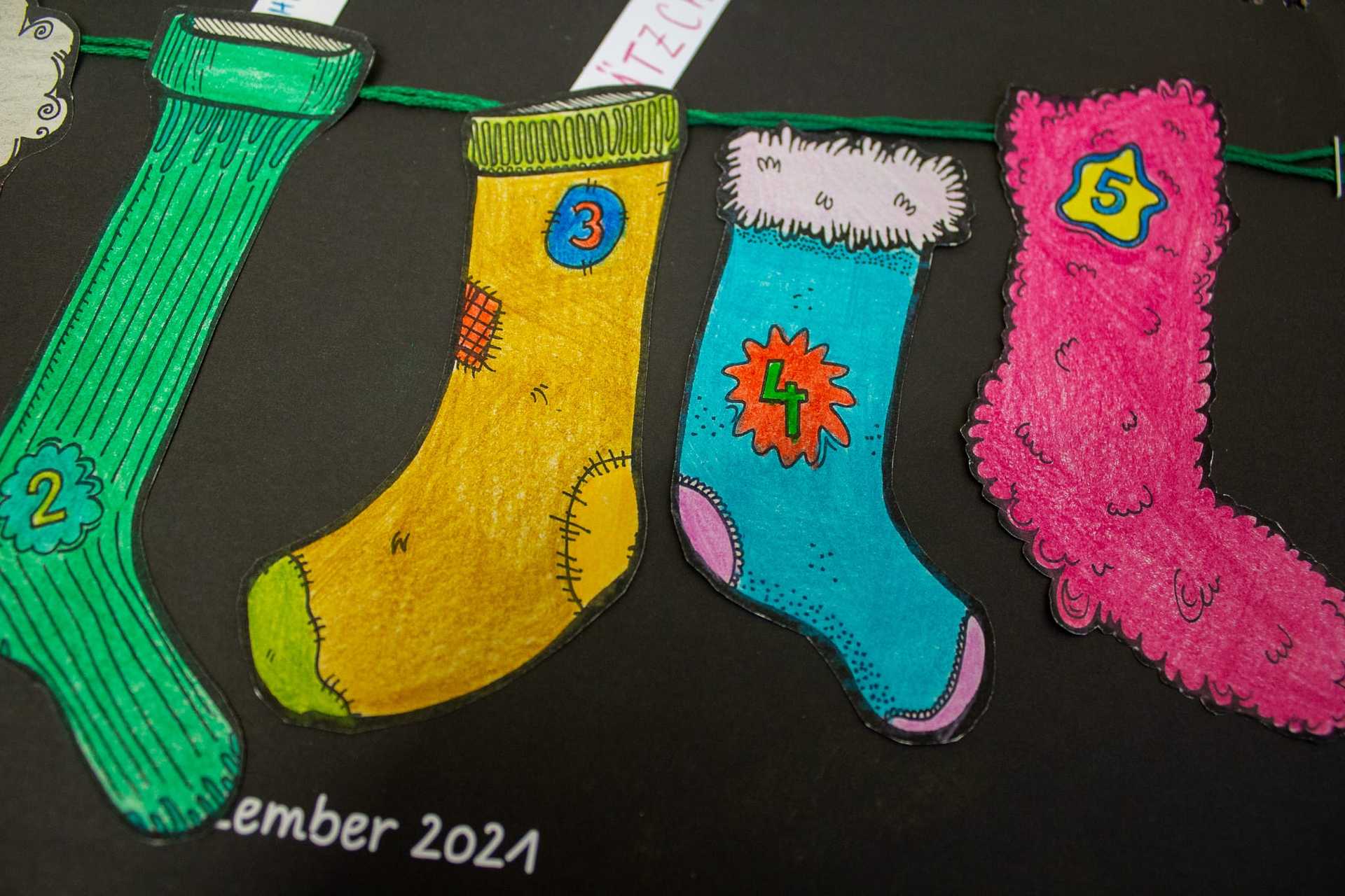 Ein weitere Detailansicht der fertigen Kalenderseite. Der Buchstabe E ist fokussiert