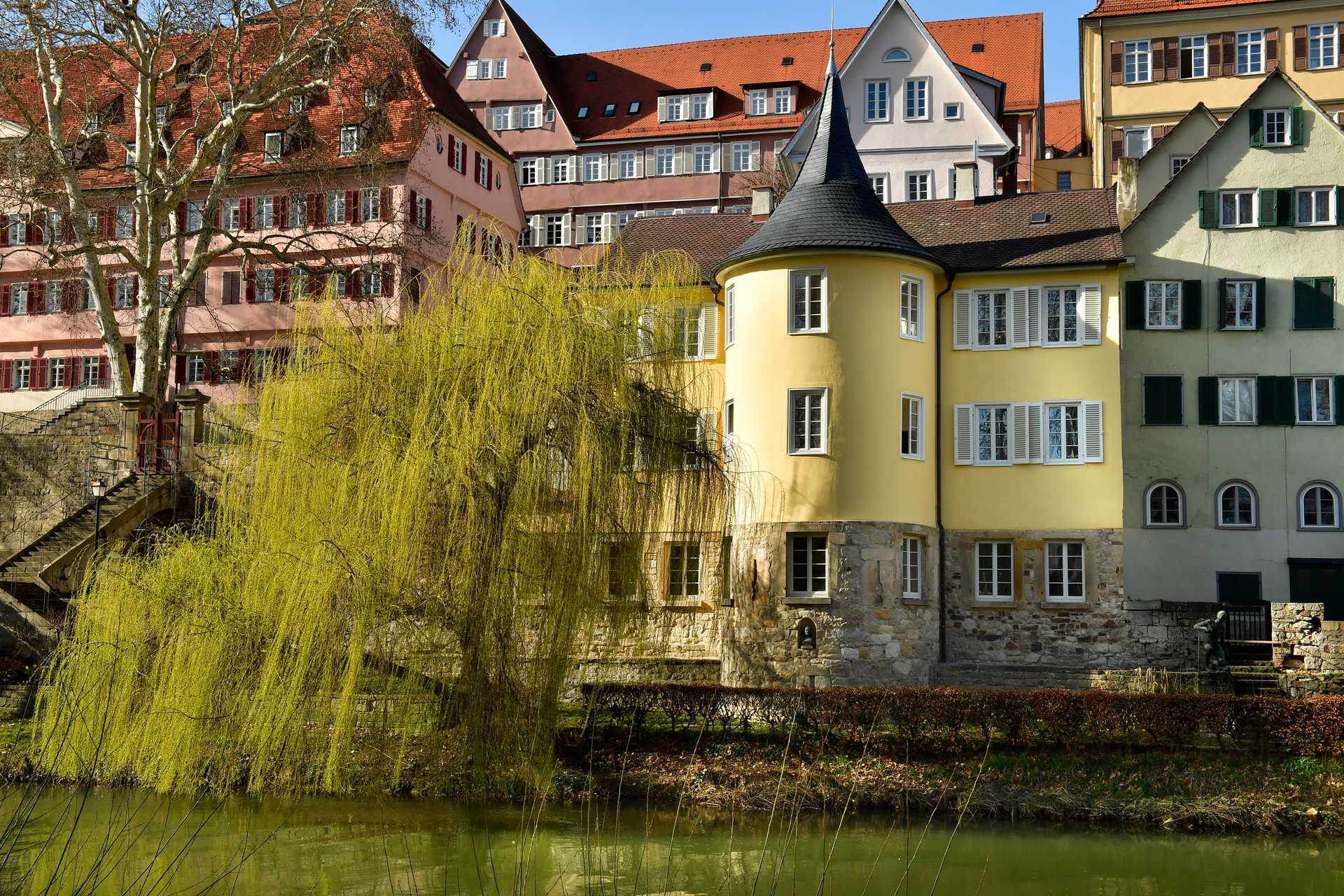 Hochauflösende Farb-Fotografie des Hölderlinturm heute