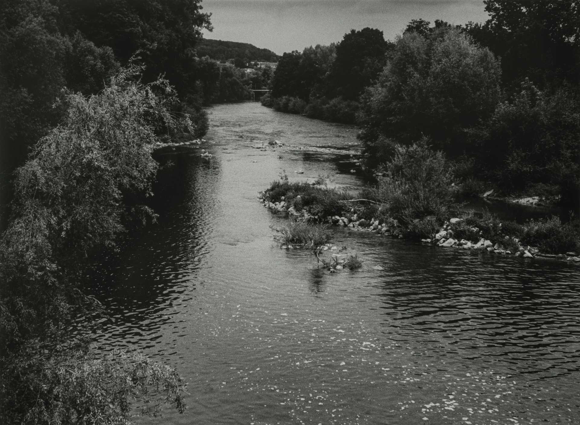 Schwarzweiß-Fotografie des Neckars bei Nürtingen